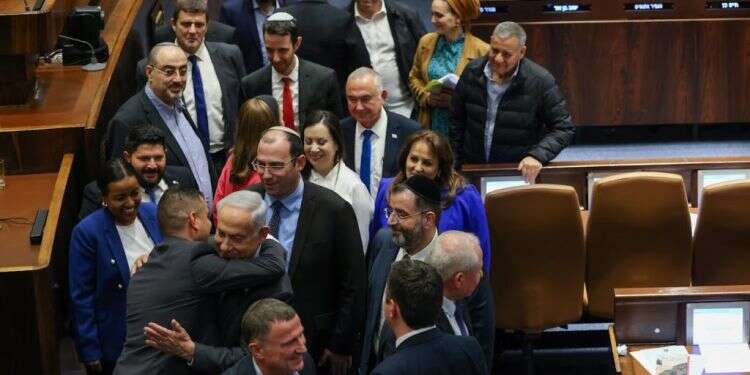 "זו הדמוקרטיה": חוק הנבצרות, פסקת ההתגברות וביטול תכנית ההתנתקות עברו בכנסת