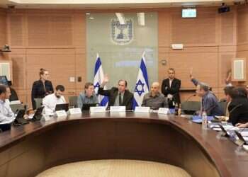 שמאל-ימין: נדמה שכל צד אימץ את שיטות הפעולה של הצד השני