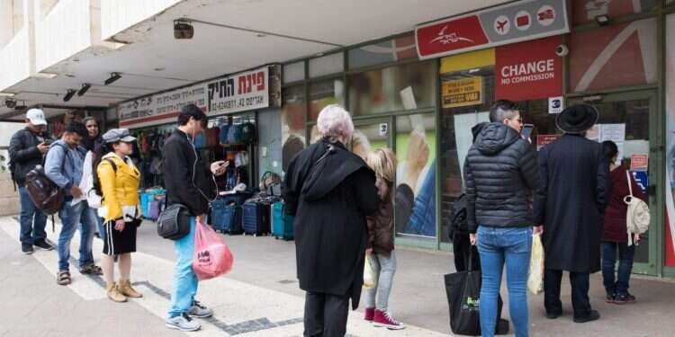 הפרטה היסטורית כבר השנה: מי יסכים לקנות את חברת דואר ישראל