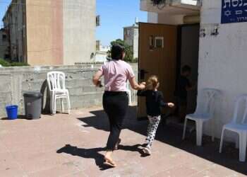 ריצה למרחב מוגן, ארכיון. צילום: גילי יערי - פלאש 90 איך נראה רעש: ההתמודדות של חירשים בזמן רעידת אדמה