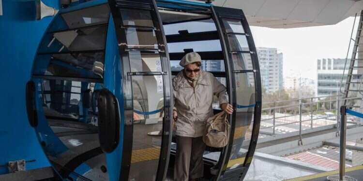 היא זולה, נוחה והנוף מהמם, ובכל זאת אין לרכבלית יותר מדי מה להציע