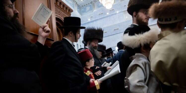 באשכנז נולד המקור למנהג לעשות רעש בזמן הזכרת שמו של המן במגילת אסתר