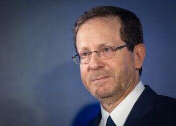 הרצוג בחר צד ומעל בתפקידו