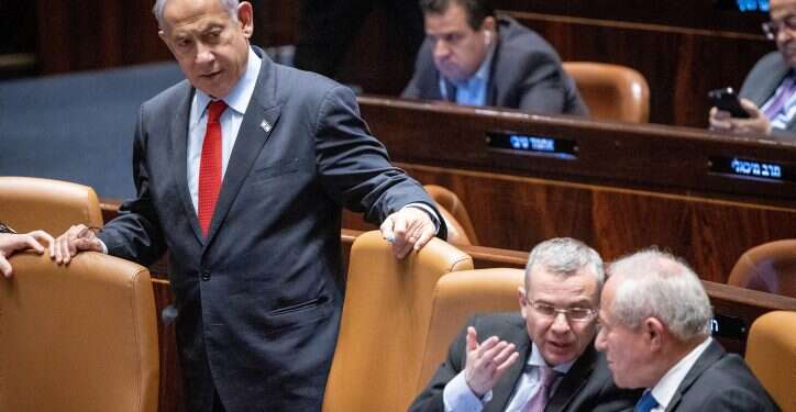 נתניהו, דיכטר ולוין במליאה. צילום: יונתן זינדל, פלאש 90 לשימוש חד פעמי