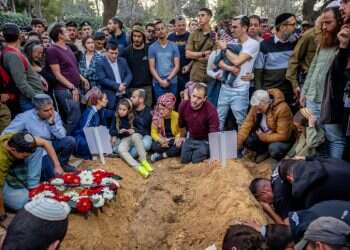 משהו השתבש במציאות, משהו עמוק שהוטח בנו פתאום ומערער הכול