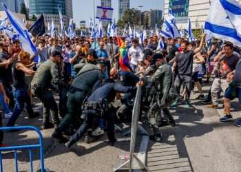 לפיד צדק: משהו מת בגללם