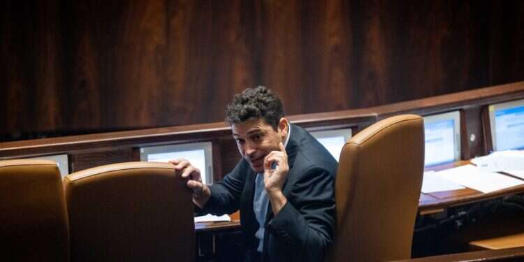 השר שיקלי. צילום: יונתן זינדל, פלאש 90 קריאות באוניברסיטת חיפה להחרמת חבר סגל שהזמין את השר שיקלי לכנס