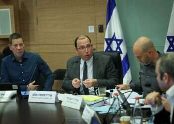 רוטמן בוועדת חוקה: "נמשיך להושיט יד, אני קשוב לנשיא"