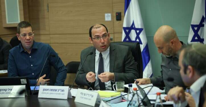 רוטמן בוועדת החוקה. צילום: יונתן זינדל, פלאש 90 רוטמן בוועדת חוקה: "נמשיך להושיט יד, אני קשוב לנשיא"