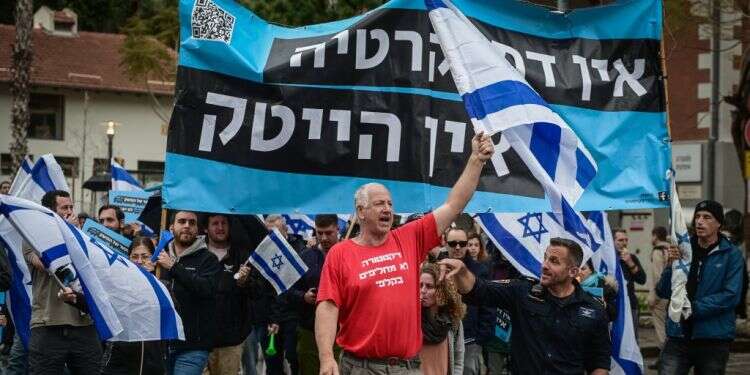 מחאת אנשי הייטק בתל־אביב. צילום: אבשלום ששוני, פלאש 90 איומי ההייטקיסטים הם לא פטריוטיות, אלא סוג של בכיינות אנוכית