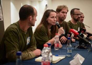 "פעיל בקפלן ואיש ימין מובהק יושבים יחד בג'יפ, ואין להם בעיה לשתף פעולה"