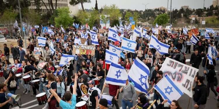 הפגנה נגד הרפורמה. צילום: יוסי אלוני - פלאש 90 הפגנה נגד הרפורמה. צילום: יוסי אלוני - פלאש 90