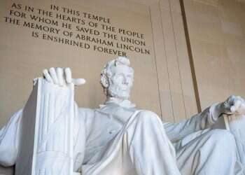 כשכומר אמריקני אמר לנשיא לינקולן: "מי יודע אם לעת כזאת הגעת למלכות"