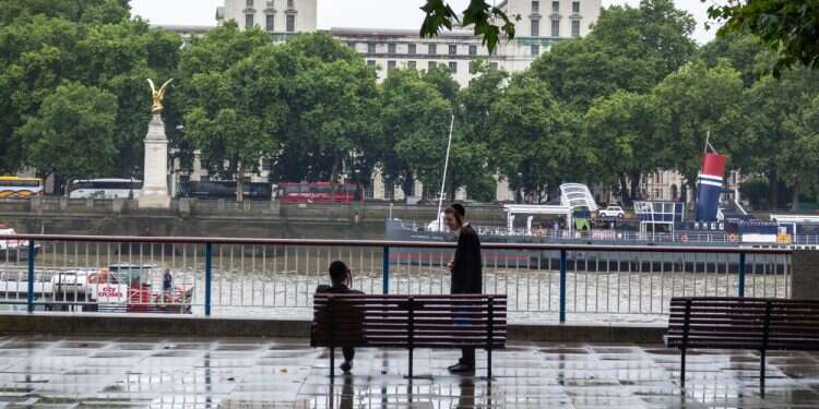 נהר התמזה. צילום: שאטרסטוק ישבנו על גדות התמזה ואכלנו את הבמבה שפתחנו בעין חנדק