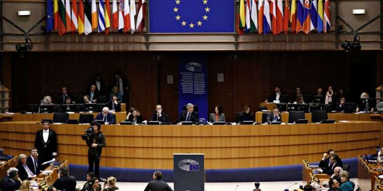 הפרלמנט האירופי. צילום: שאטרסטוק דיון הפרלמנט האירופי ברפורמה הוא מופת של צביעות