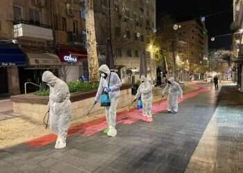 המחאה משמאל ממשיכה, התמיכה מימין מתעוררת