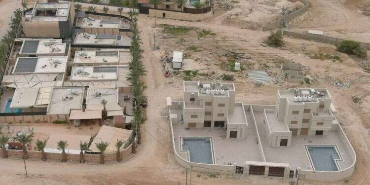 הוילות הפלסטיניות שנבנו על גבי אתר  "אצבע בעין למורשת היהודית": פלסטינים בנו וילות על "ארמונות החשמונאים"