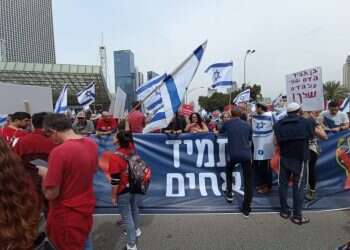 בימין יוצאים לצמתים כדי להביע תמיכה ברפורמה המשפטית