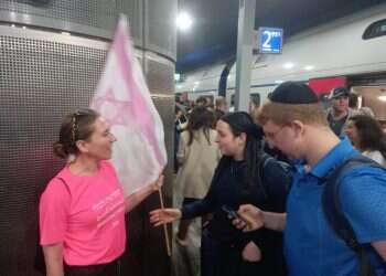 הרגעים הקטנים והמרגשים: הפגנת תומכי הרפורמה הפכה למקום של שיח וחיבור עם המתנגדים