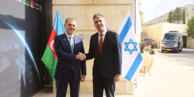 שגרירות אזרבייג'ן תיפתח היום: "חזית אחידה מול איראן"