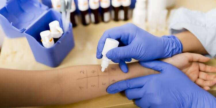 צילום: שאטרסטוק בתי חולים זה עולם מקביל למציאות, ומרפאות אלרגיה עוד יותר