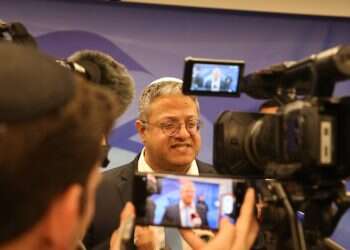 המערכת המשפטית נטלה לעצמה כוח מוחלט, כעת הממשלה נוטלת אותו לעצמה