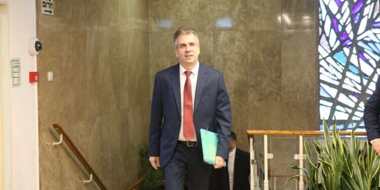 המערכת המשפטית נטלה לעצמה כוח מוחלט, כעת הממשלה נוטלת אותו לעצמה