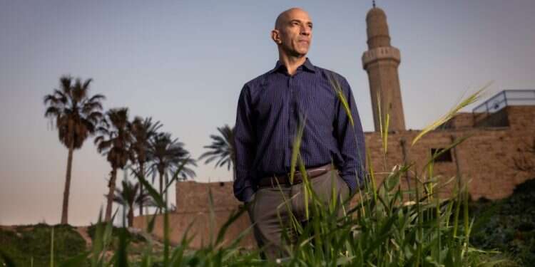 דדי חנוך. צילום: אריק סולטן "רעול פנים אמר לי באוזן, בערבית, 'אני מכיר אותך. תיכנס לאוטו ואני אעזור לך'"