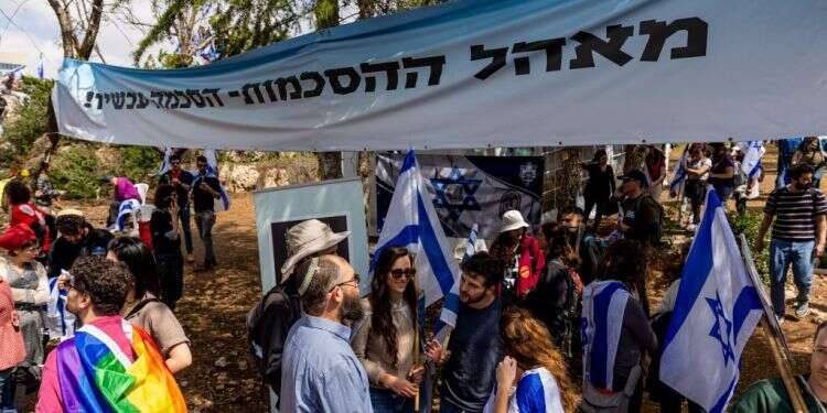 הפתרון למשבר הפוליטי: החלפת החלוקה המסורתית לימין-שמאל