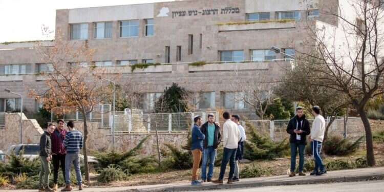 מול האליטיזם באוניברסיטאות, המכללות משנות את עולם האקדמיה הישראלי