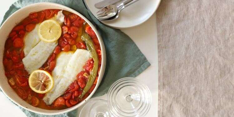 דג צלוי בעגבניות שרי ושמן זית. צילום: אפרת ליכטנשטט צילום: אפרת ליכטנשטט