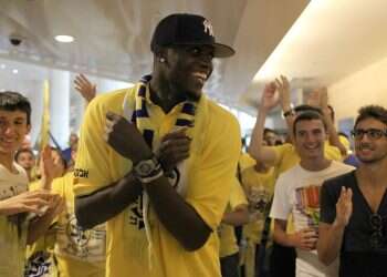 "אני האדם המתאים להחליף את ניקולה": שון ג'יימס עובד ב-NBA, אבל חולם על תל אביב