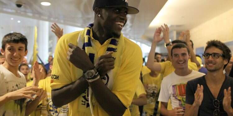 שון ג'יימס. צילום: נתי שוחט/פלאש90 "אני האדם המתאים להחליף את ניקולה": שון ג'יימס עובד ב-NBA, אבל חולם על תל אביב