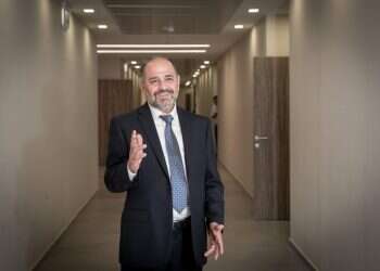 "אני מקבל פניות ממעריצות ומעריצים, מתוך מחשבה שאני הזמר או אבא שלו"