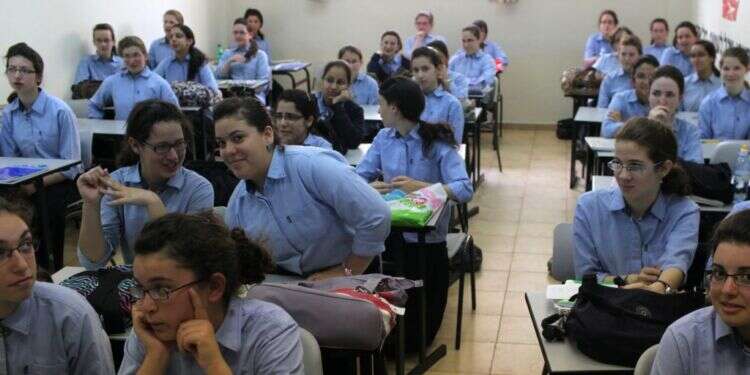 בית יעקב. צילום: קובי גדעון/פלאש 90 רשת החינוך החרדית "בית יעקב" הוא סיפור פמיניסטי מרתק