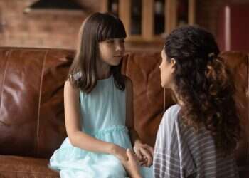 והגדת לבתך: איך נחנך את ילדינו לערכים שלנו?