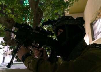 פעילות צה צפו בתיעוד: כוחות הביטחון עצרו שמונה מבוקשים ברחבי יהודה ושומרון