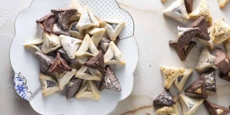 השף מיקי שמו אוזני המן בקולקציית פורים. צילום: דניאל לילה אוזני המן מיוחדים וגלידה שהתחפשה: פינוקים חדשים לפורים