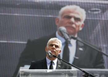 האם המגזר החילוני נושא בנטל?