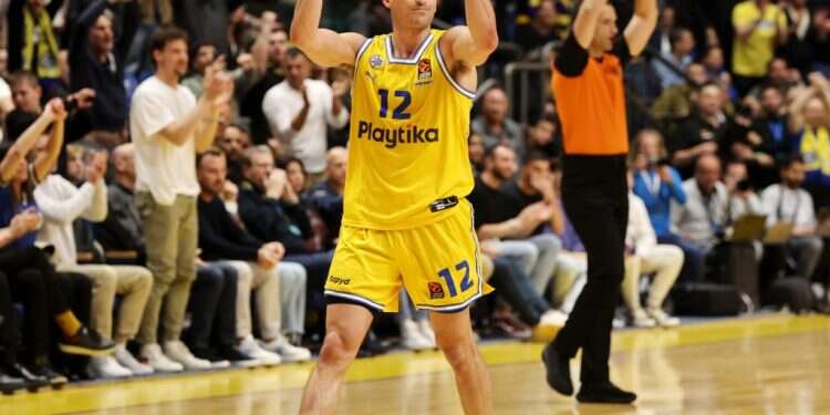 ג'ון דיברתולומיאו ינסה להיות האקס פקטור שיחזיר את מכבי לפיינל-פור