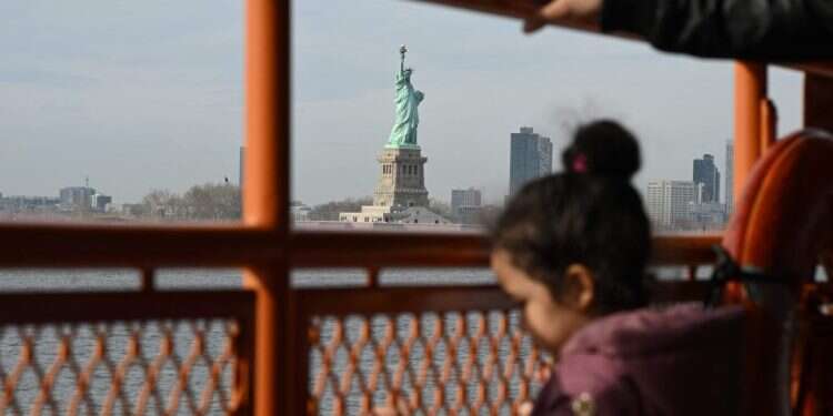 באיזו מדינה נבנה פסל החירות ועוד תשע שאלות