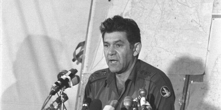 היה נכון להיכנע? הזווית של מפקד מוצב המזח על ההתלבטות שהפכה לסרט