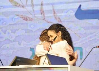 "לא מכונות ששולפות תשובות": כלת חידון התנ"ך וסגניתה בראיון משותף