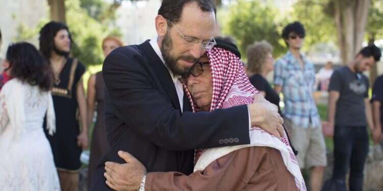 חיבורים עם אנשי דת המוכנים לקרוא יחד בשם השם. הרב יעקב נגן וחאג' איברהים אחמד אבו אל־הווא באירוע