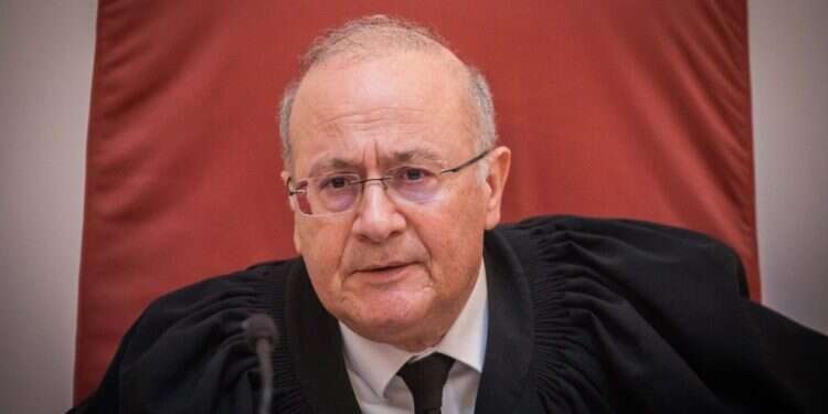 השופט יוסף אלרון. צילום: יונתן זינדל/פלאש90 ביהמ"ש העליון דחה את ערעור הרוצח שטען שאשתו התאבדה