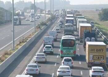 פקק תנועה בכביש 6, ארכיון. צילום: גילי יערי, פלאש 90 סיפור כביש 6 צריך ללמד אותנו כמה לקחים חשובים