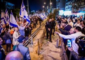 איזנקוט: אף שתפקיד האופוזיציה להפיל את הממשלה, אני לא בעד לנצל את החולשה שלה