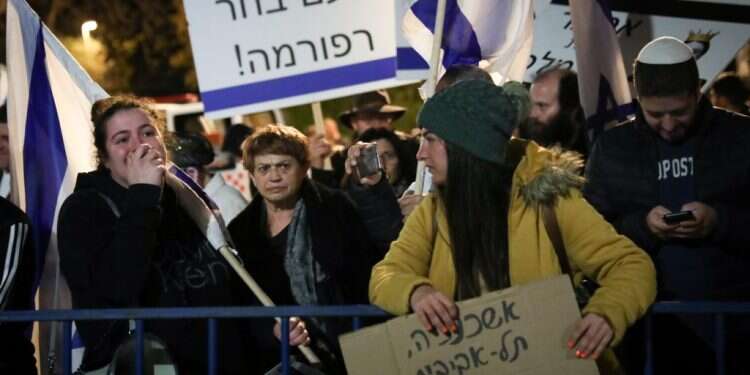 הפגנת תמיכה בירושלים. צילום: נועם ריבקין פנטון - פלאש 90 "לא יגנבו לנו את הבחירות": אלפי מפגינים בעד הרפורמה במוקדים שונים