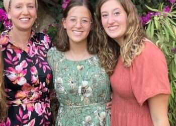 למחרת הלוויית בנותיה שנרצחו בפיגוע: לוסי די מתה מפצעיה