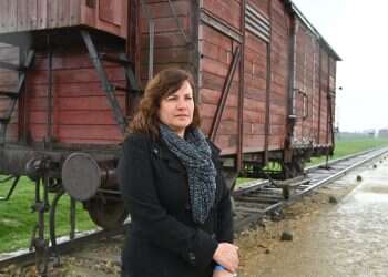 "סבא וסבתא הצליחו להימלט מהגטו – אבל בחרו לחזור לורשה ולהילחם"